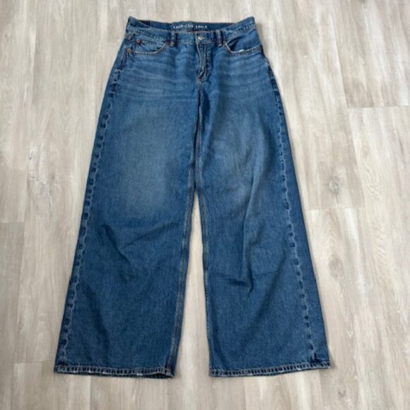 American Eagle Strigid Low-Rise Ultra Wide-Leg Jean 6L - Picture 2 of 9